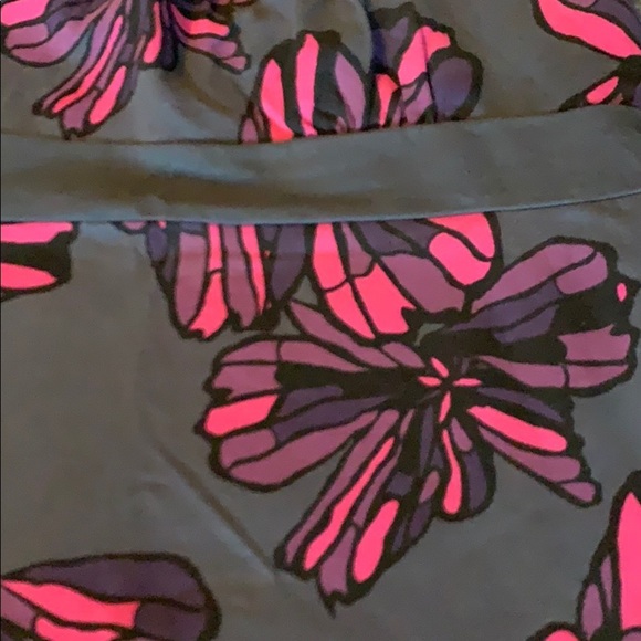 🏃🏻‍♀️New! Old Navy Active Tank & Pre-Owned Pant - Picture 3 of 5